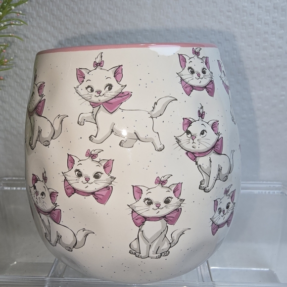 DISNEY THE ARISTOCATS MARIE MUG WHITE WITH PINK INSIDE EUC - Picture 3 of 7